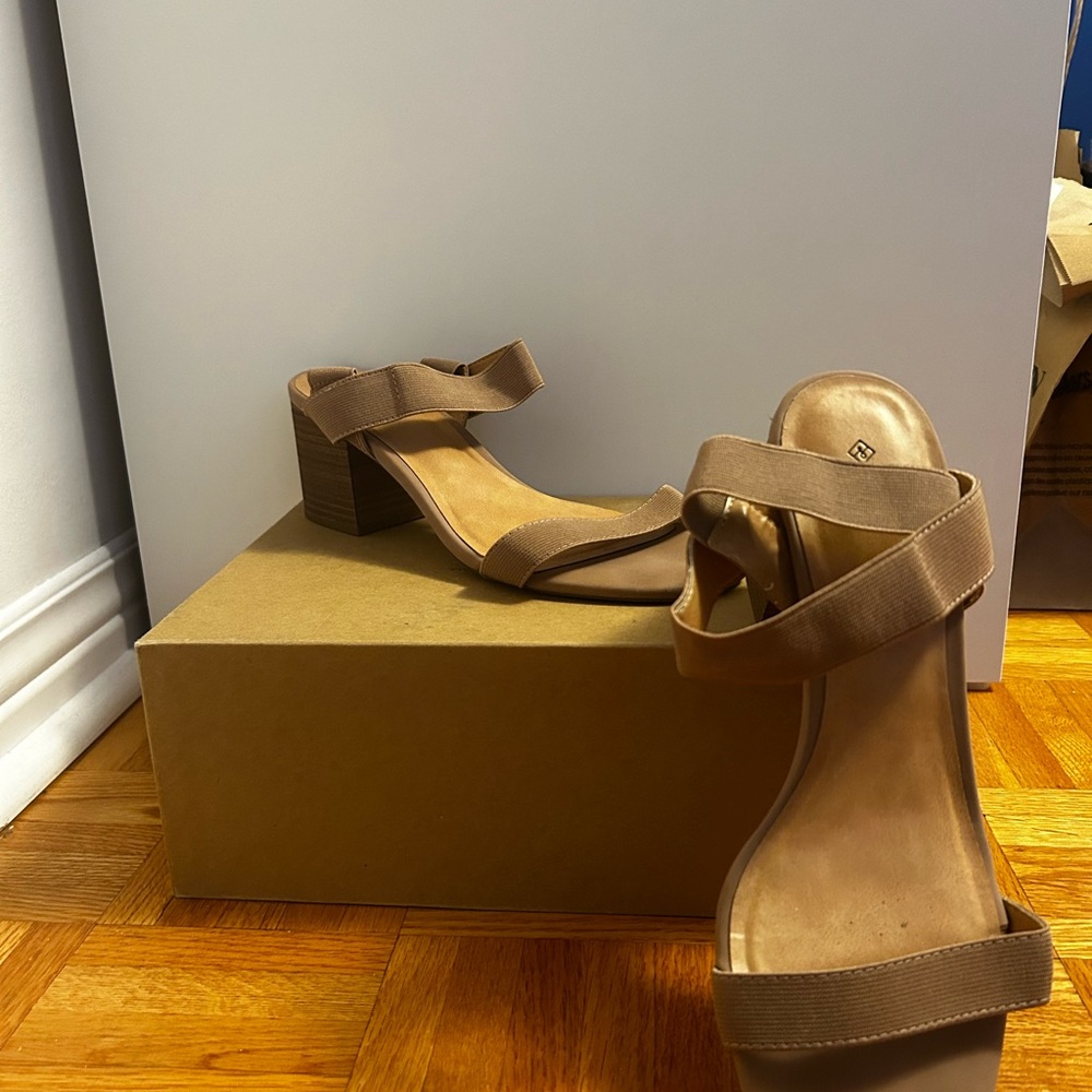 Elegant Tan Women's Sandals
